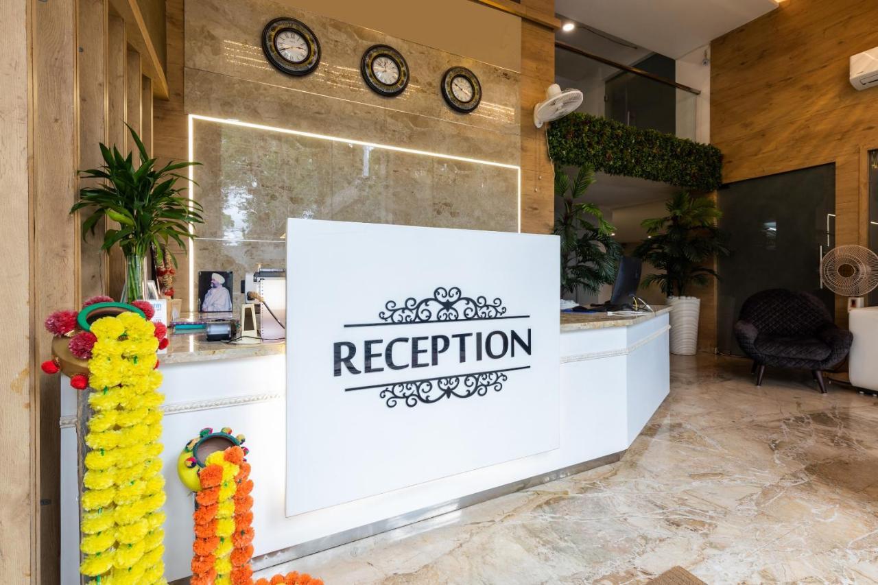 Capital O 47403 Hotel Manjeet Bhopal Exterior foto