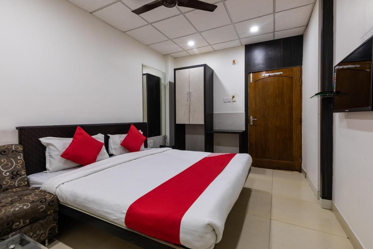 Capital O 47403 Hotel Manjeet Bhopal Exterior foto