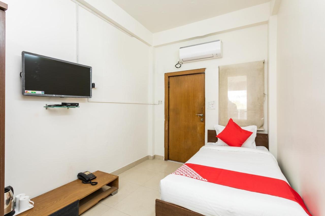 Capital O 47403 Hotel Manjeet Bhopal Exterior foto